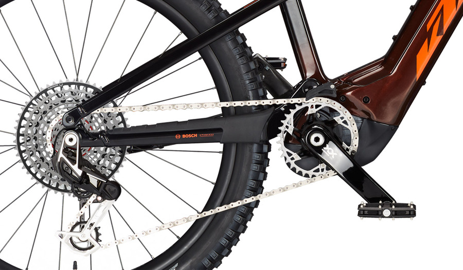 Close-up of the Bosch Performance Line CX Race motor on the 2024 KTM Macina Prowler Exonic