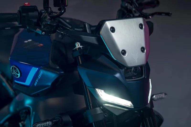 VISEIRA DE ALUMÍNIO YAMAHA — vista geral