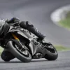 MOTO R6 RACE YAMAHA — em estrada (capa)