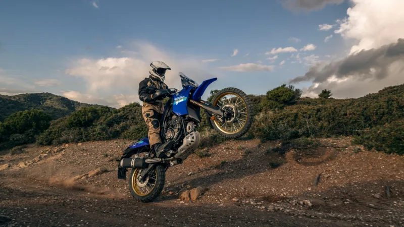 MOTO YAMAHA TÉNÉRÉ 700 EXTREME — sur route (couverture)