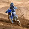 MOTO YZ250 2026 YAMAHA — em estrada 2
